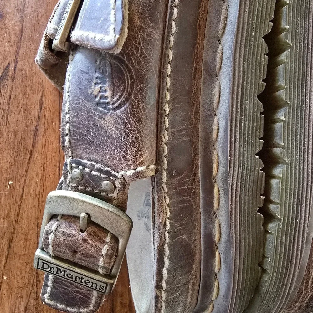 Dr. Martens 10M US Brown Leather Fisherman Buckle Sandals Vintage‎ 90s Y2K